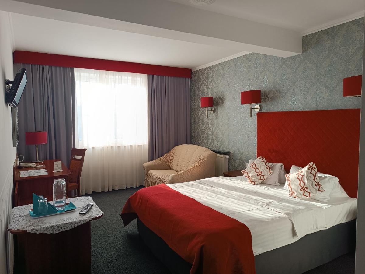 Amigo Hotel Sulejowek Luaran gambar