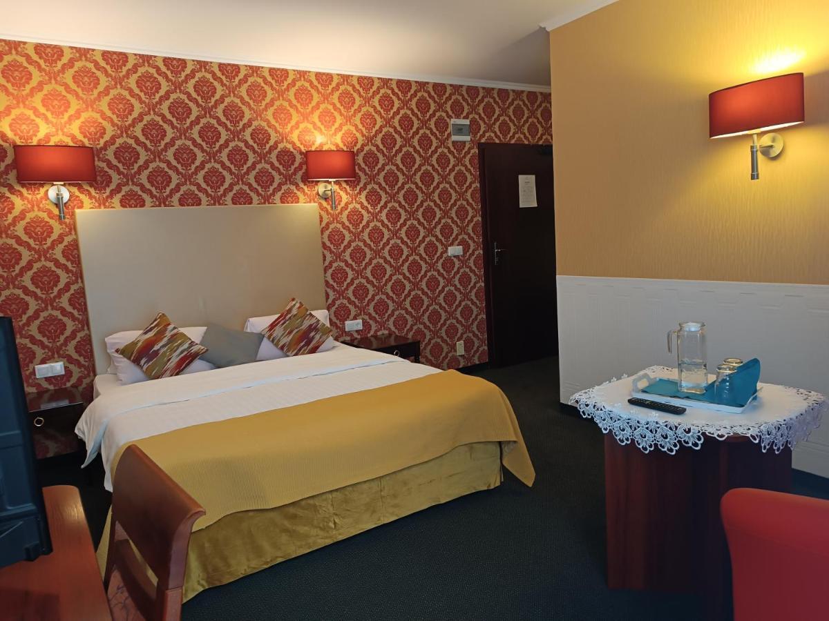 Amigo Hotel Sulejowek Luaran gambar