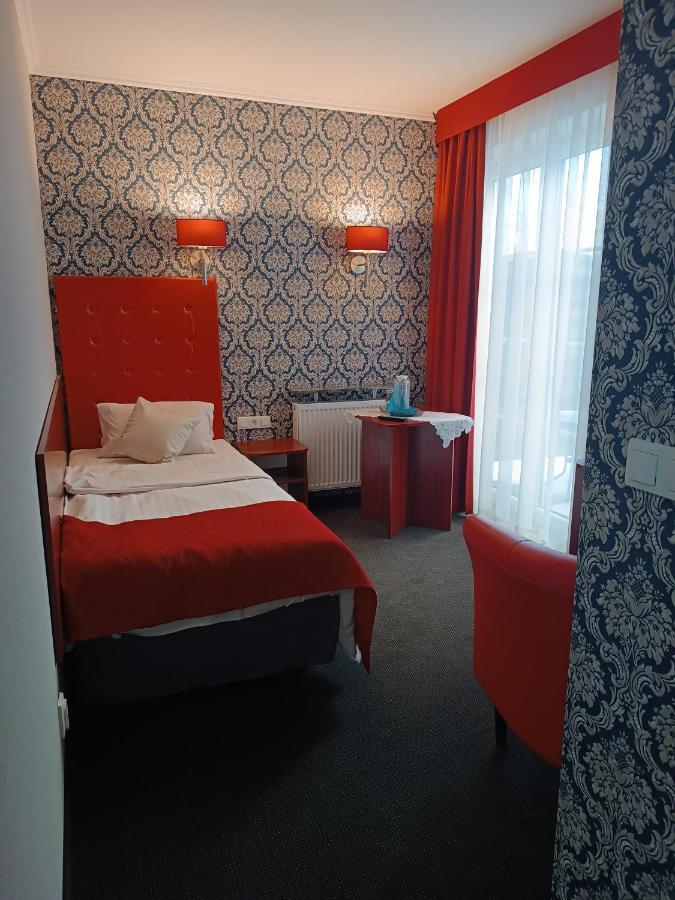 Amigo Hotel Sulejowek Luaran gambar