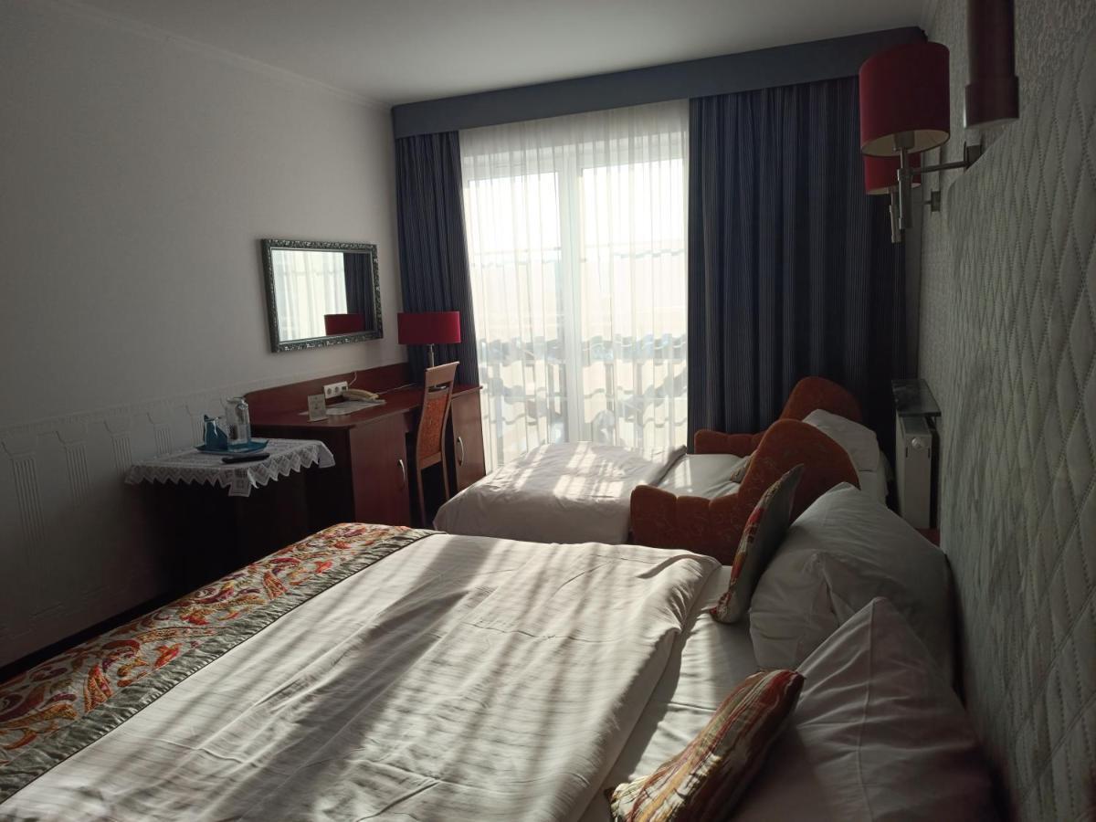 Amigo Hotel Sulejowek Luaran gambar