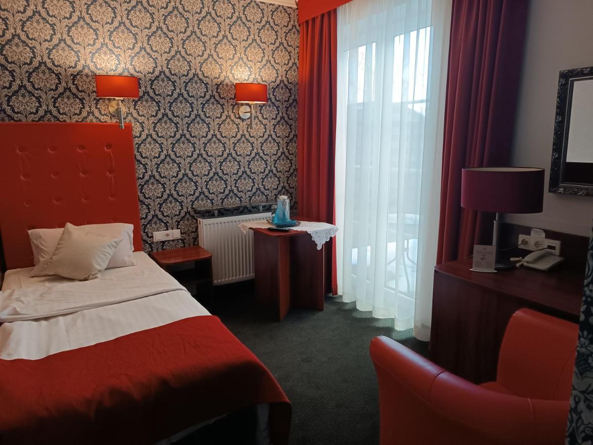 Amigo Hotel Sulejowek Luaran gambar