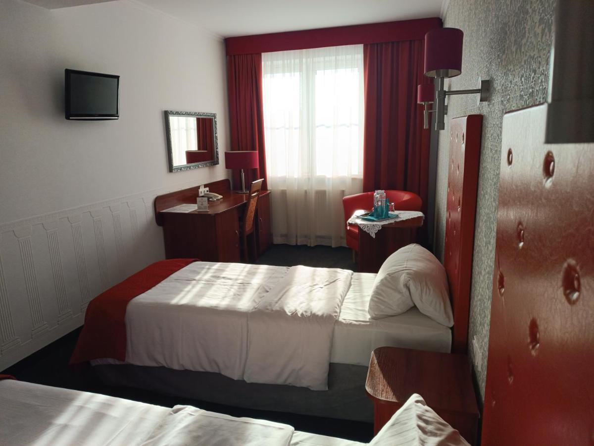 Amigo Hotel Sulejowek Luaran gambar