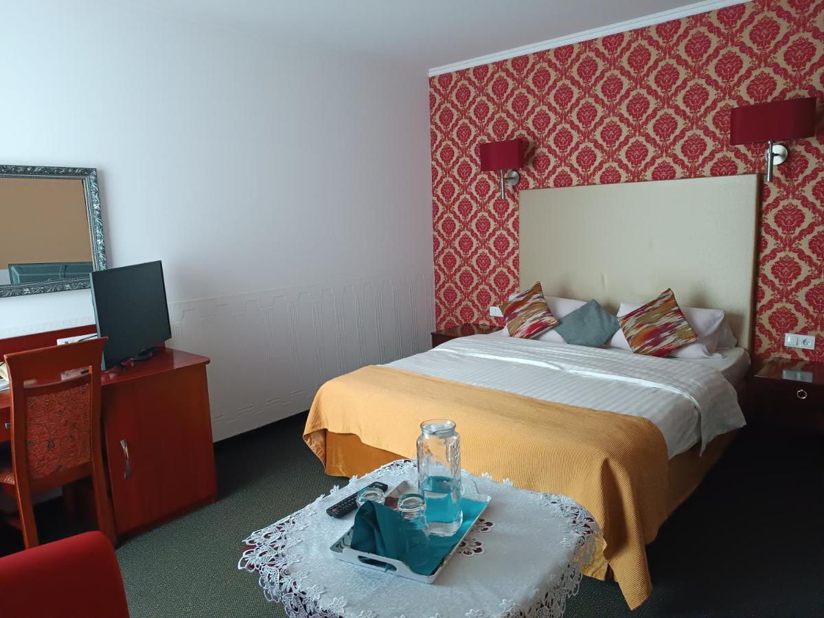 Amigo Hotel Sulejowek Luaran gambar