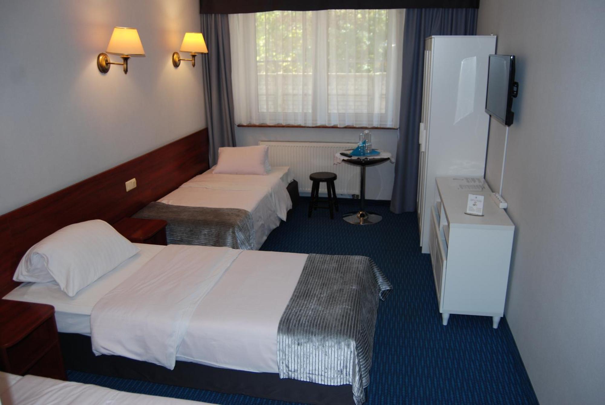 Amigo Hotel Sulejowek Luaran gambar