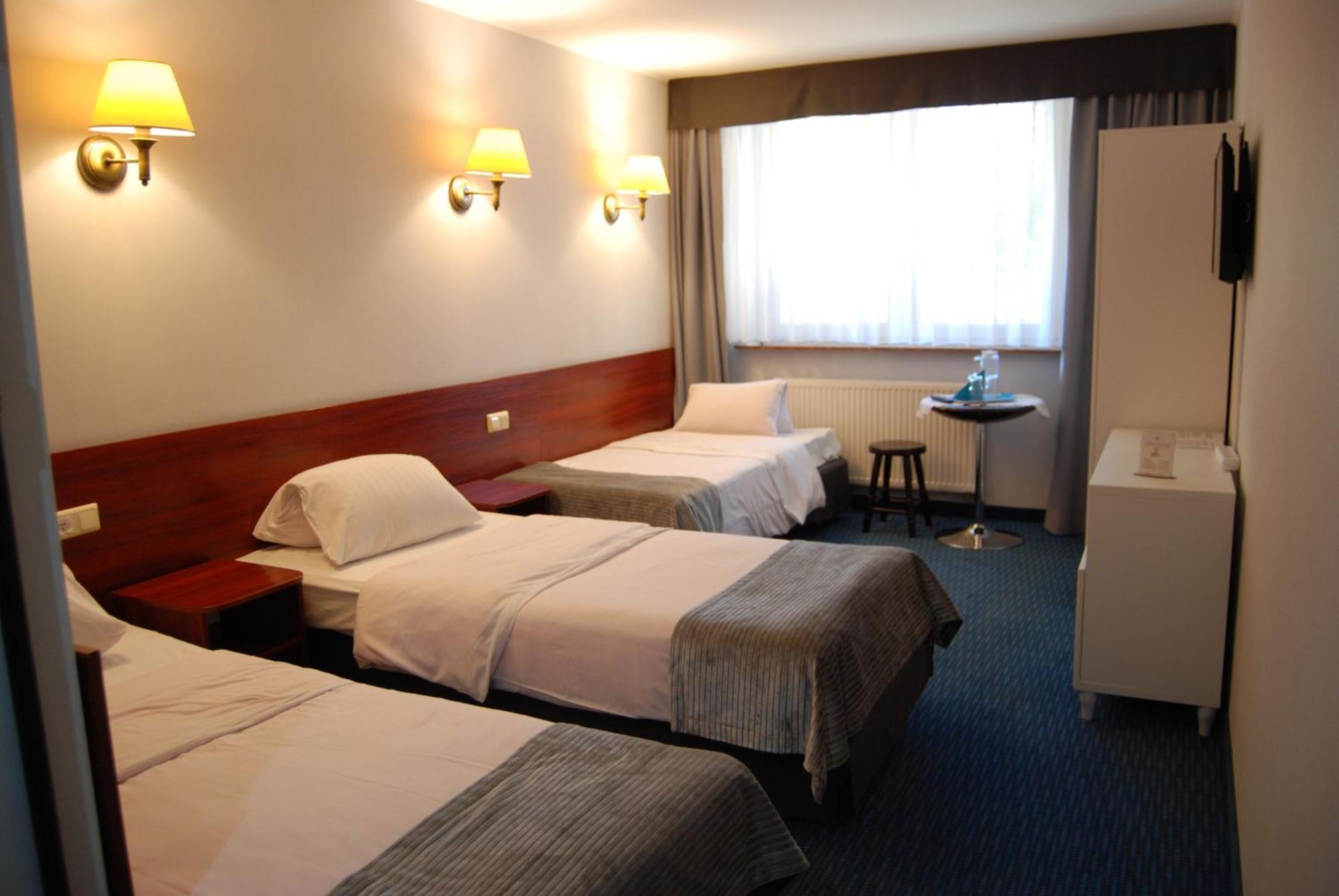 Amigo Hotel Sulejowek Luaran gambar