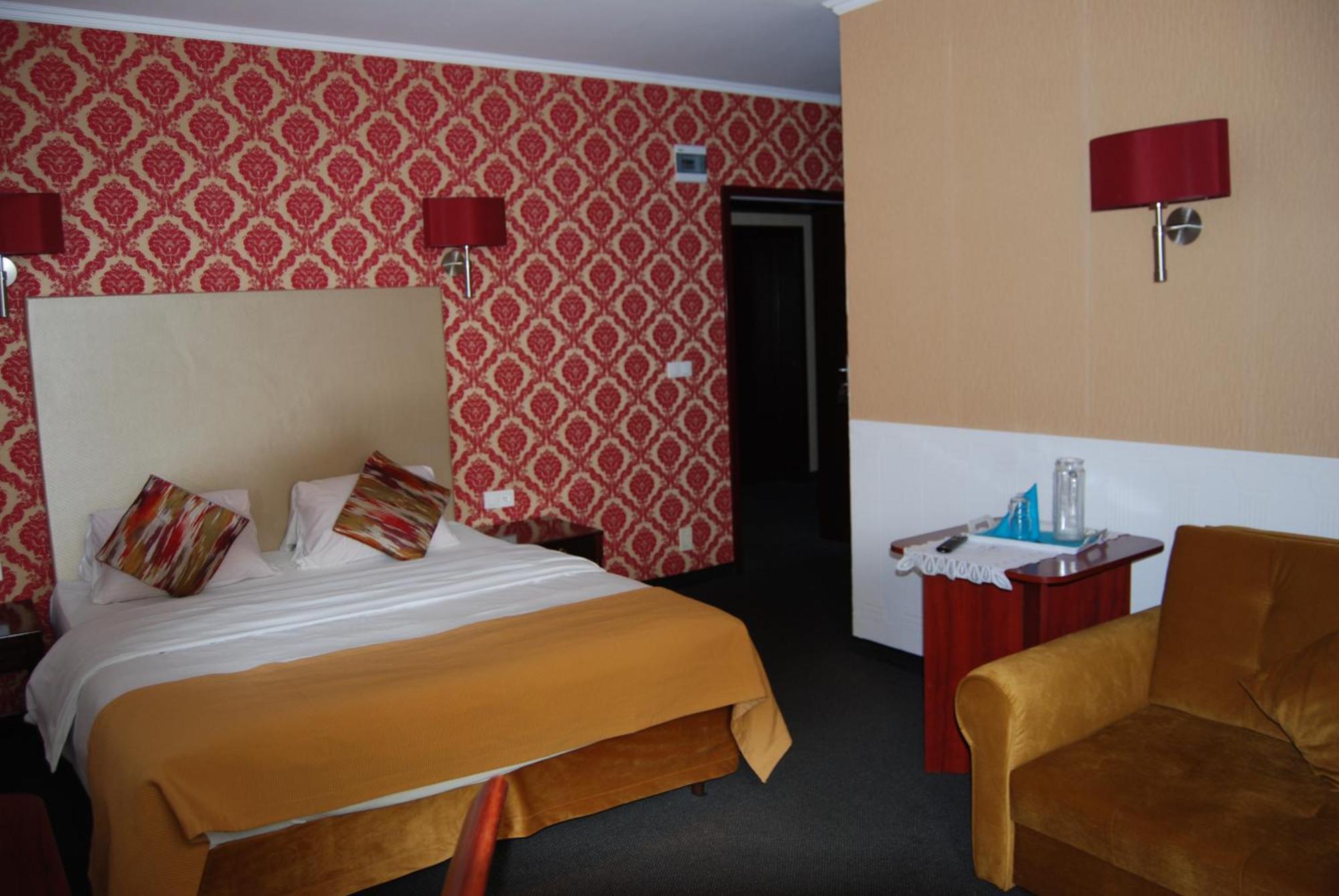 Amigo Hotel Sulejowek Luaran gambar
