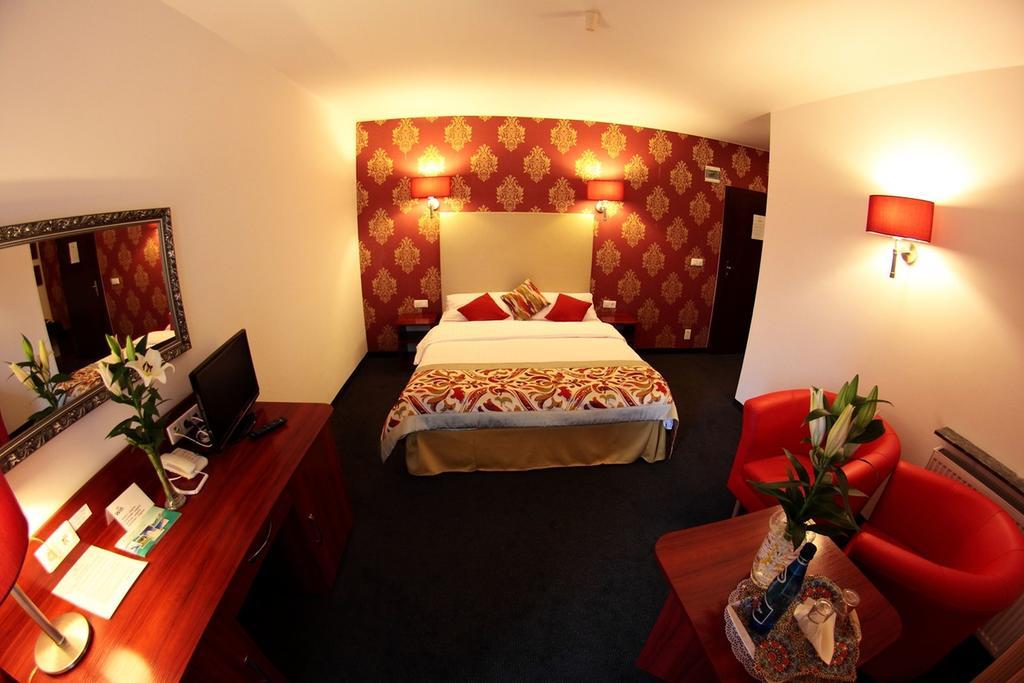 Amigo Hotel Sulejowek Luaran gambar