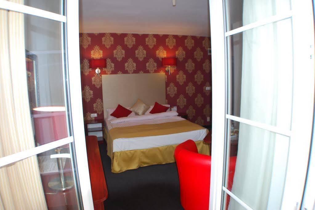 Amigo Hotel Sulejowek Luaran gambar